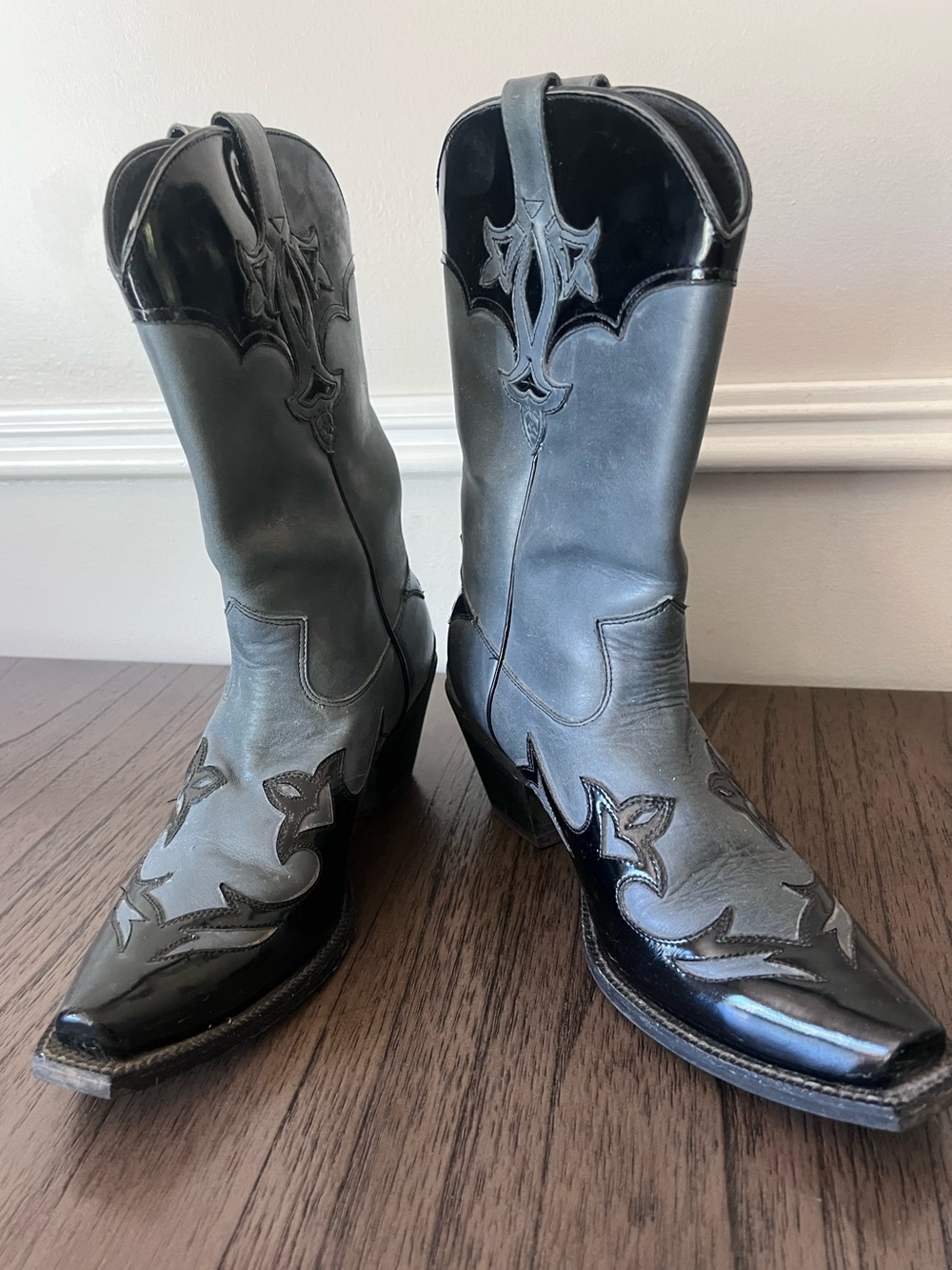 Ariat Women’s Western Cowboy Boots Gray Black Leather Square Toe Size 9.5B